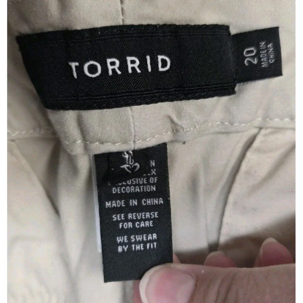 Torrid Light Tan Cuffed Shorts Plus Size 20